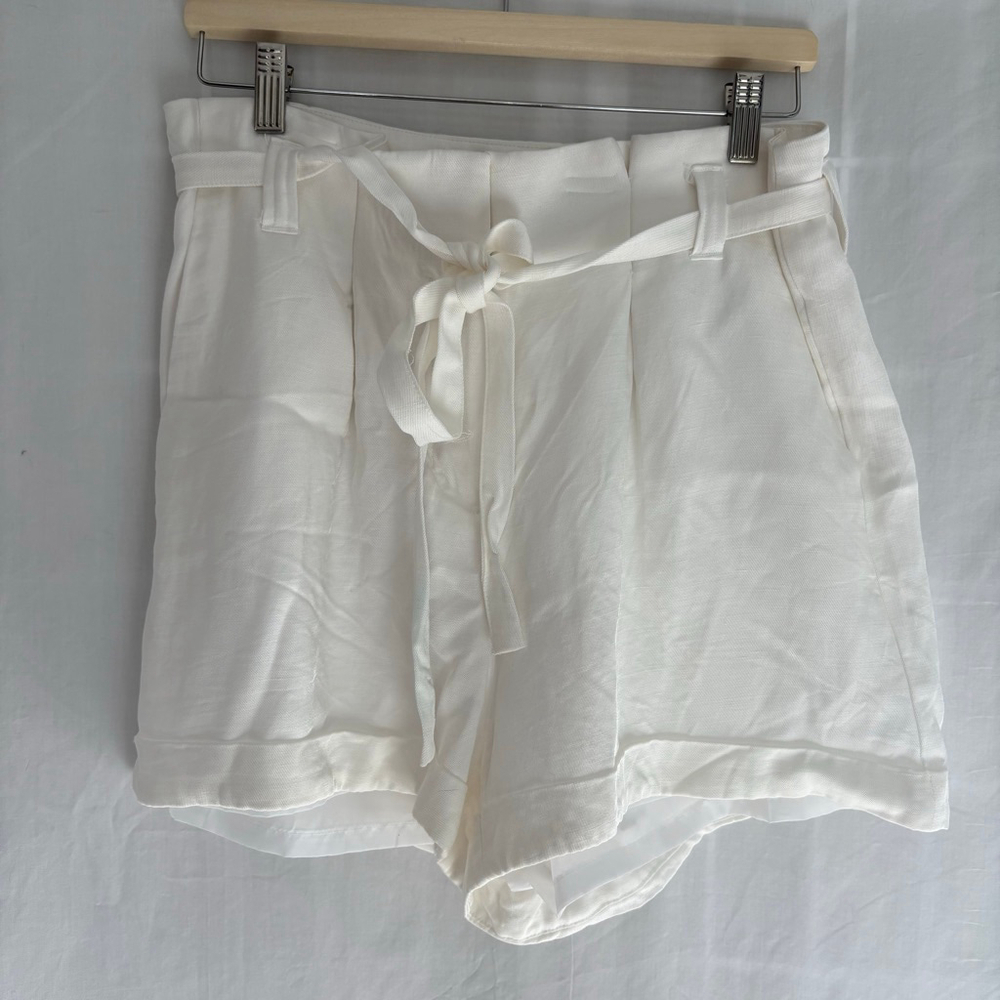 Express Shortie super high rise Paperbag Waist Shorts Size 12 white linen blend